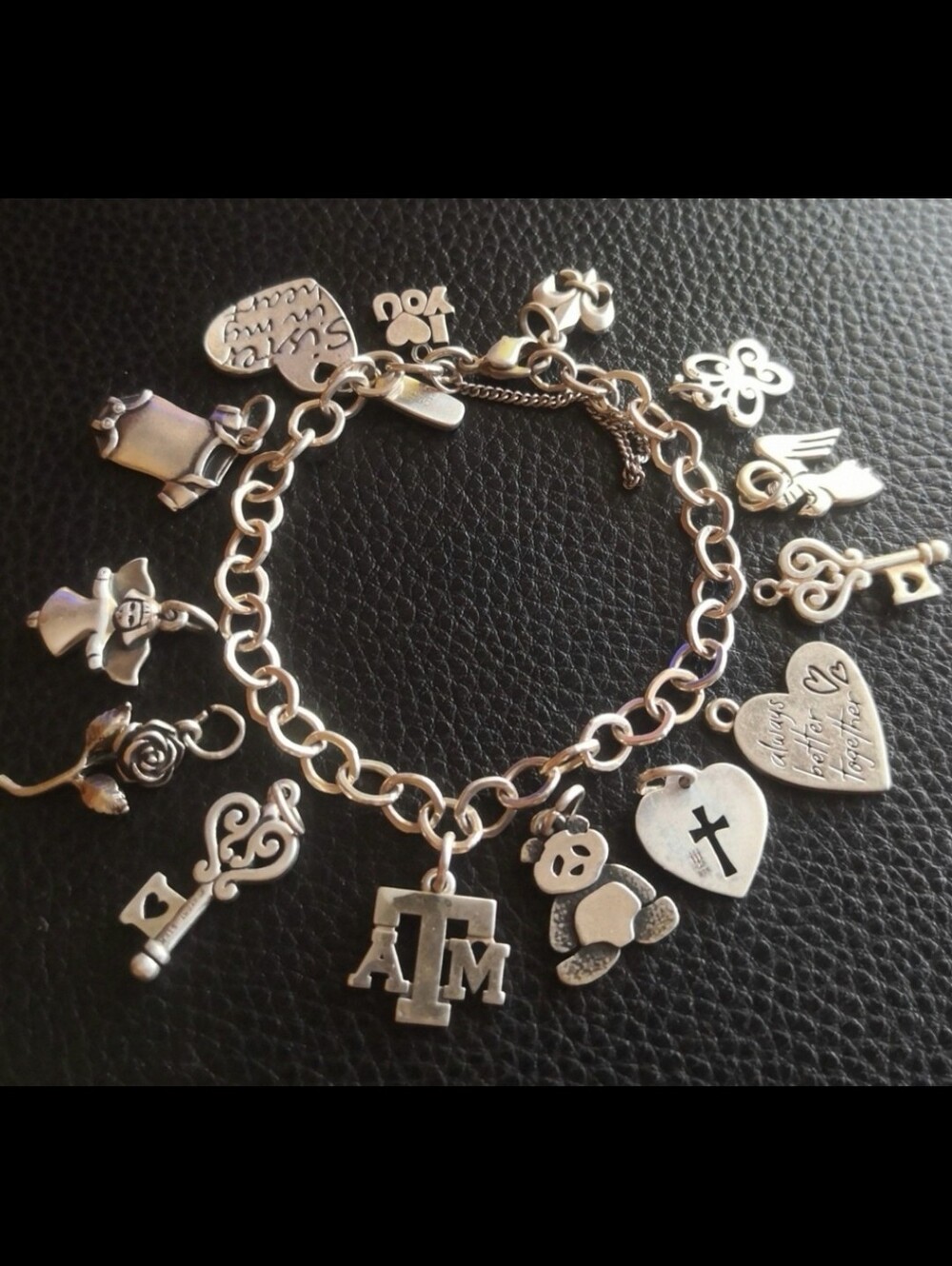JAMES AVERY BRACELET & 14 CHARMS , EXCELLENT CONDITION FIRM PRICE